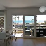 Esplendido Apartamento, Carihuela Edificio El Remo, Primera Linea