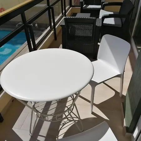 Esplendido Apartamento, Carihuela Edificio El Remo, Primera Linea * Torremolinos