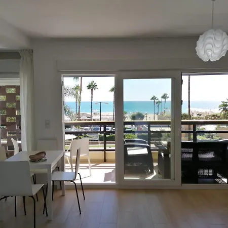 Esplendido Apartamento, Carihuela Edificio El Remo, Primera Linea