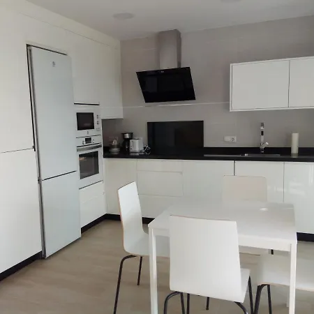 Esplendido Apartamento, Carihuela Edificio El Remo, Primera Linea *