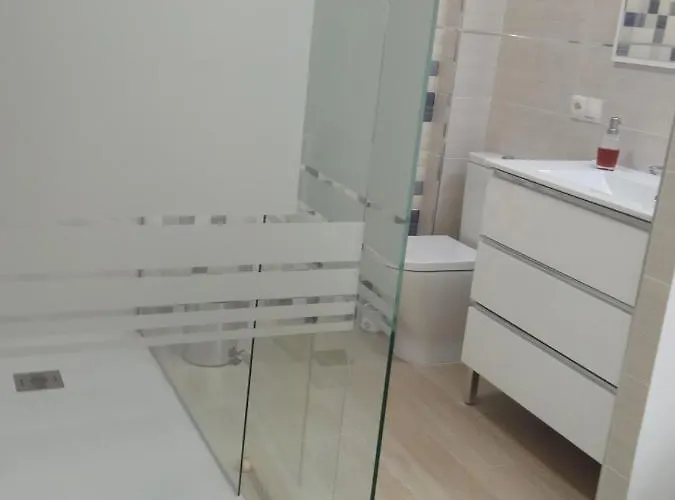 Esplendido Apartamento, Carihuela Edificio El Remo, Primera Linea *