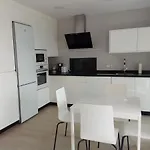 Esplendido Apartamento, Carihuela Edificio El Remo, Primera Linea *